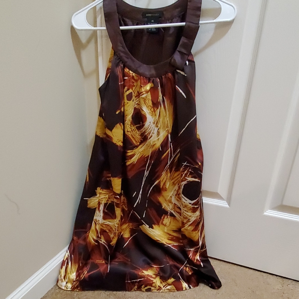 sleeveless dress